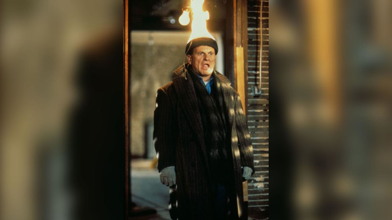 Joe Pesci says playing Harry in the &#8216;Home Alone&#8217; films came with some &#8216;serious&#8217; pain