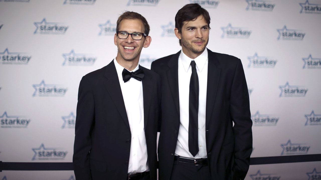 Ashton Kutcher and his twin brother Michael are a lot alike, but they&#8217;re not exactly best friends.